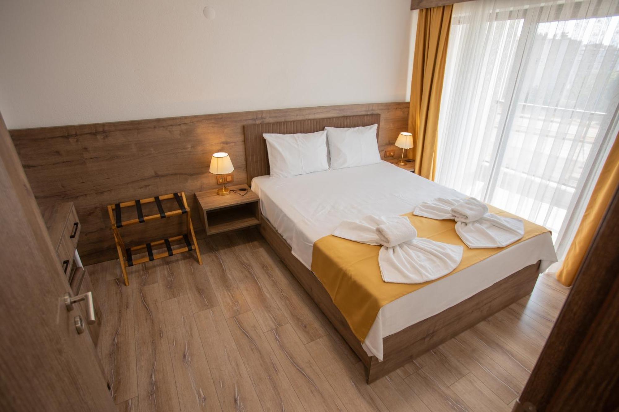 E87 Highway Otel Ören Екстериор снимка