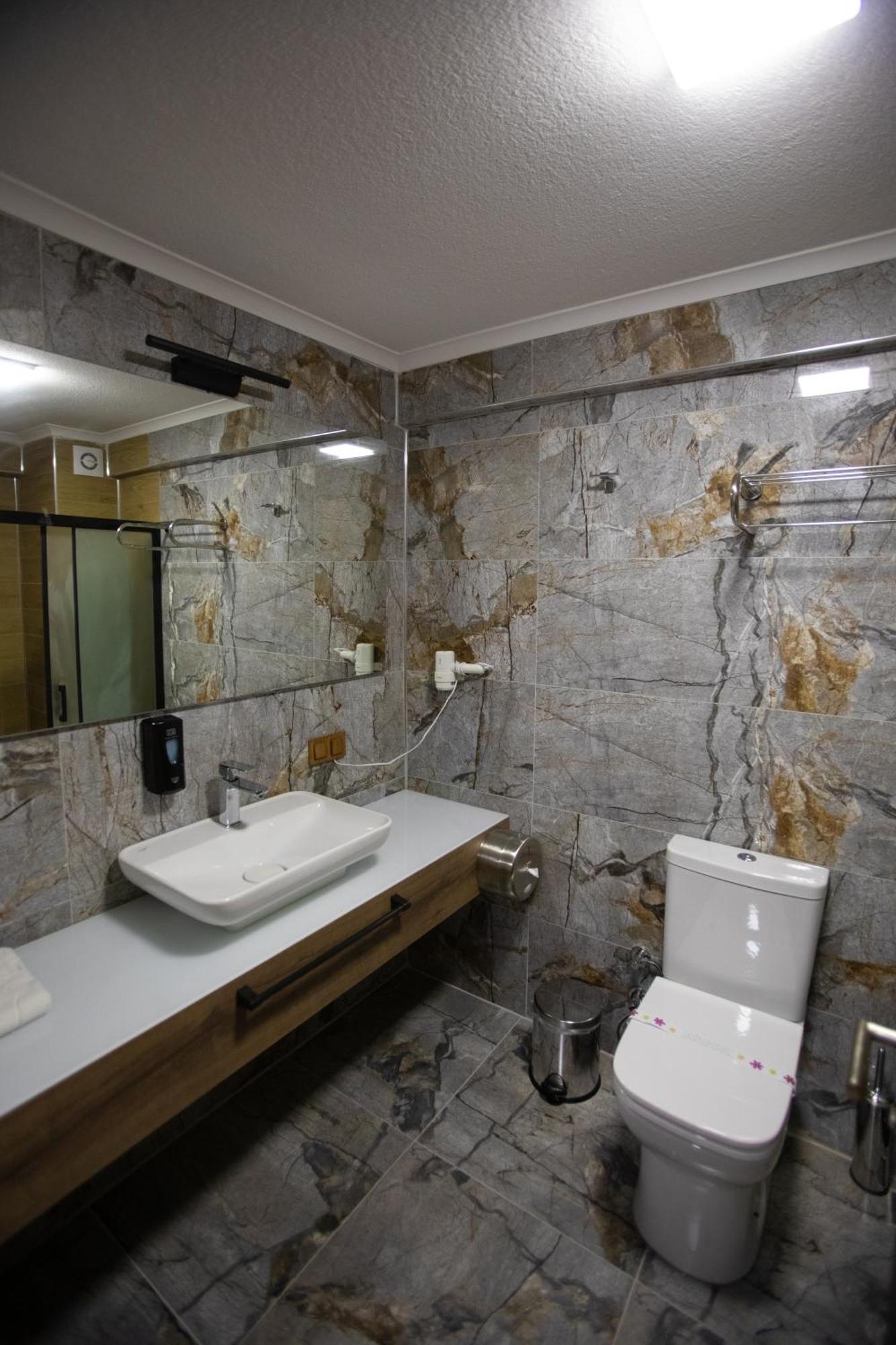 E87 Highway Otel Ören Екстериор снимка