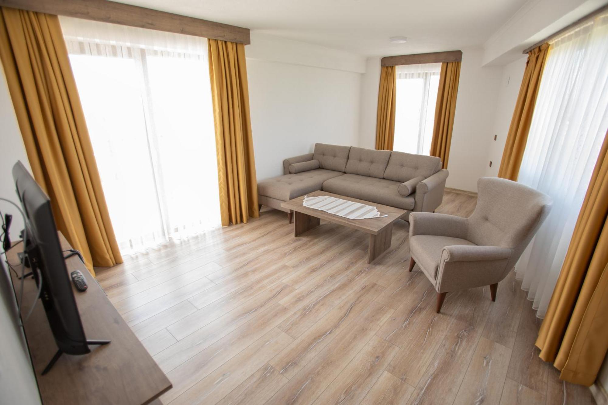 E87 Highway Otel Ören Екстериор снимка