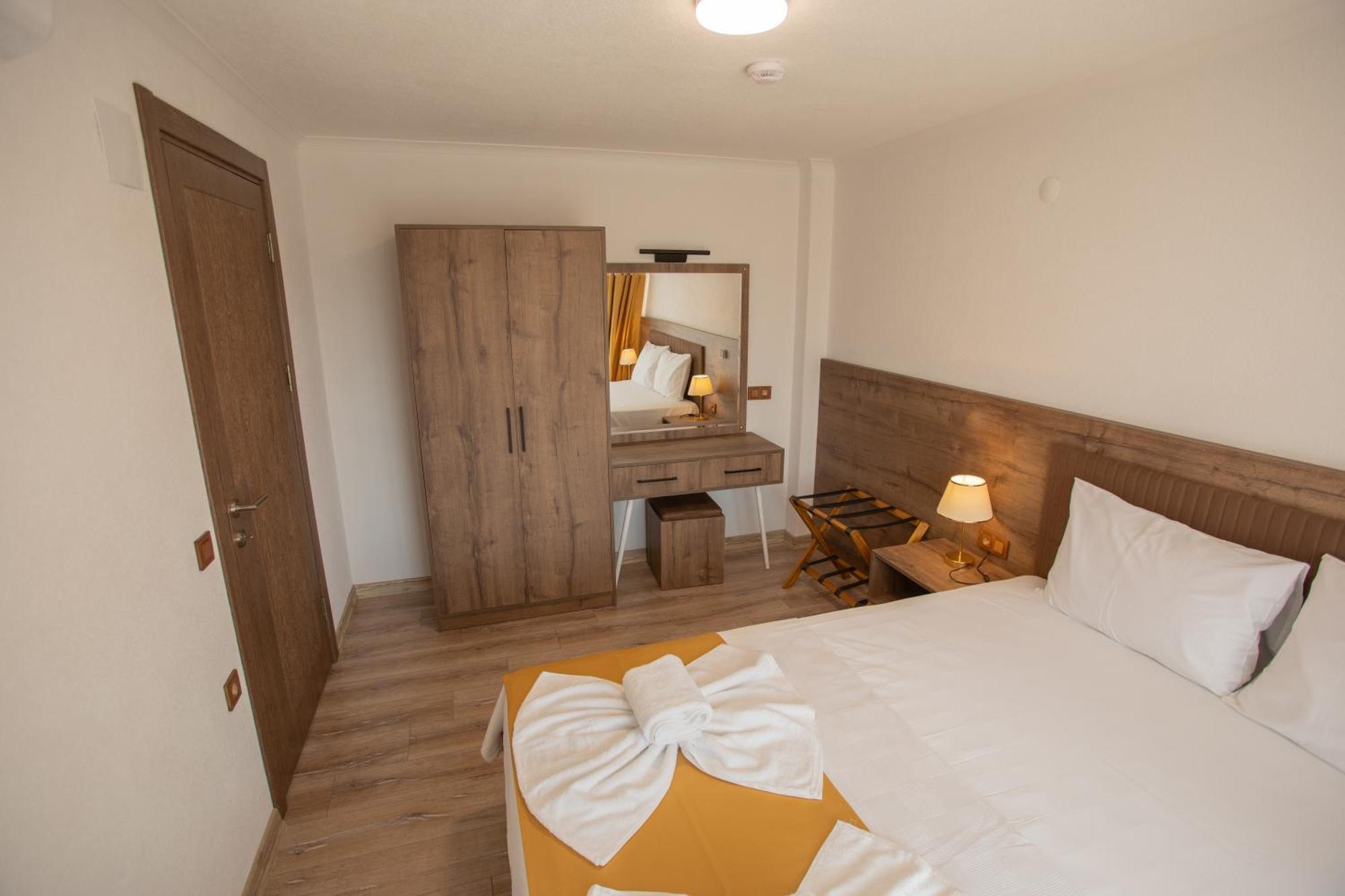 E87 Highway Otel Ören Екстериор снимка