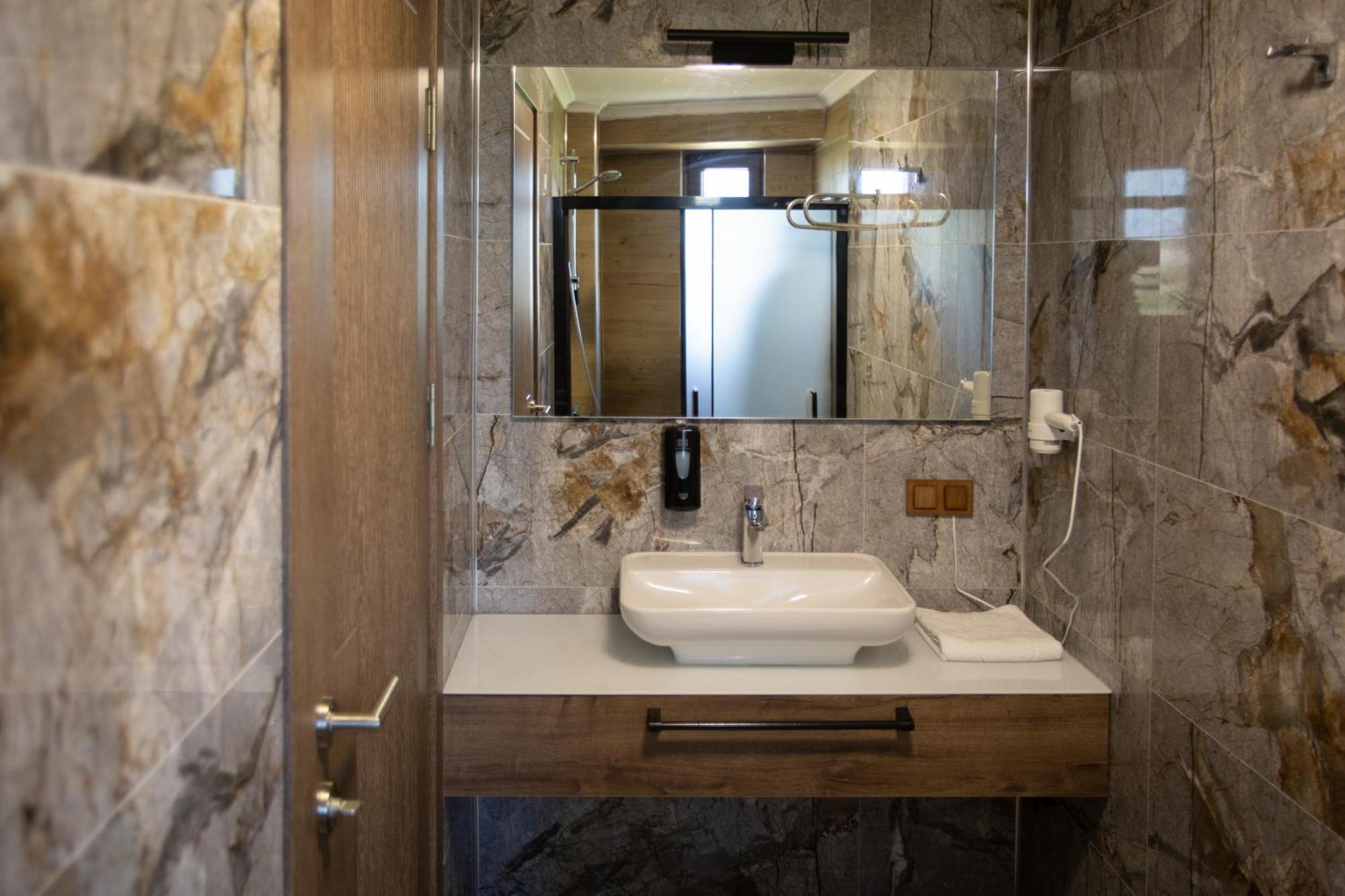 E87 Highway Otel Ören Екстериор снимка